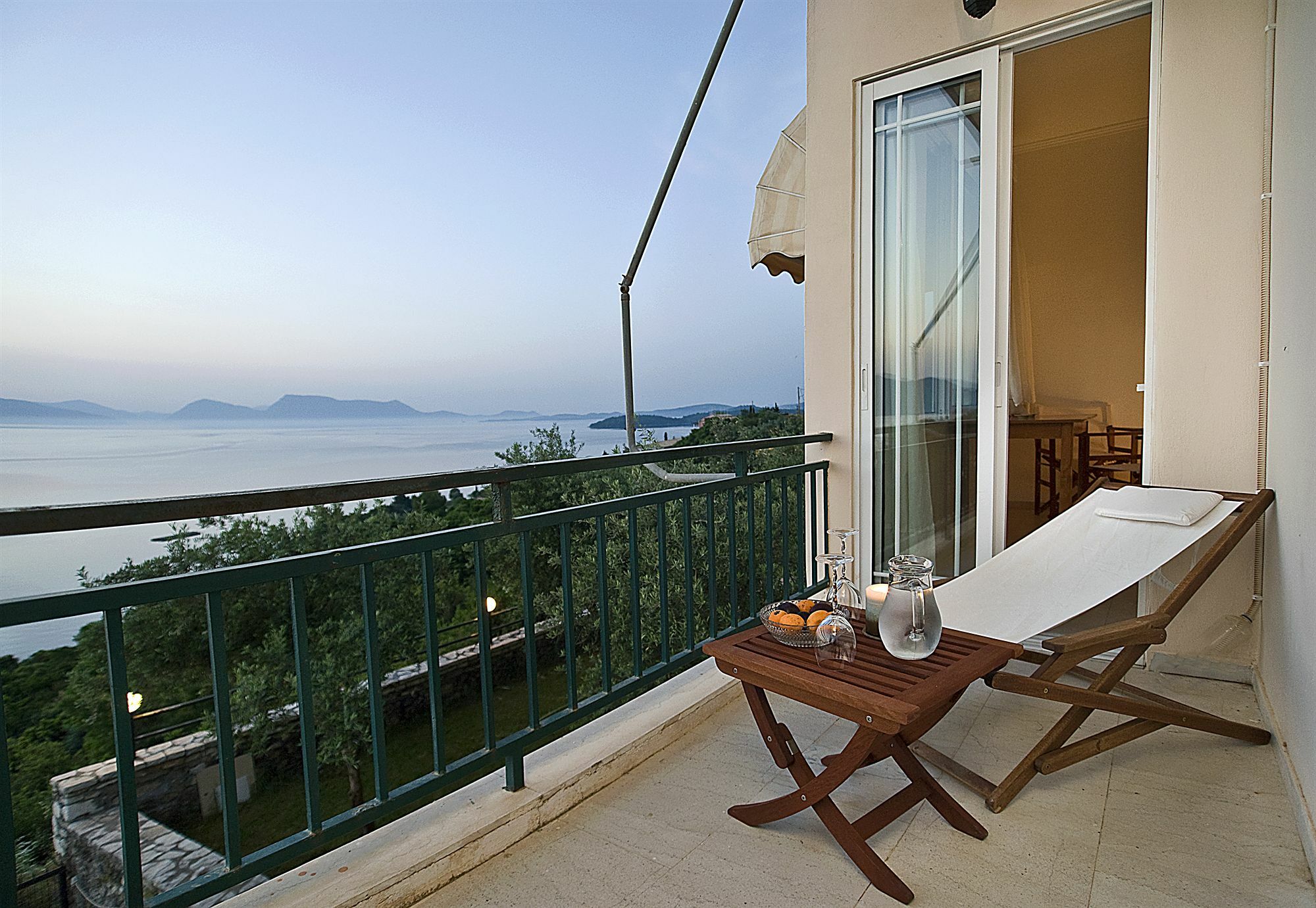 Villa Magemenou Nikiana Exterior photo