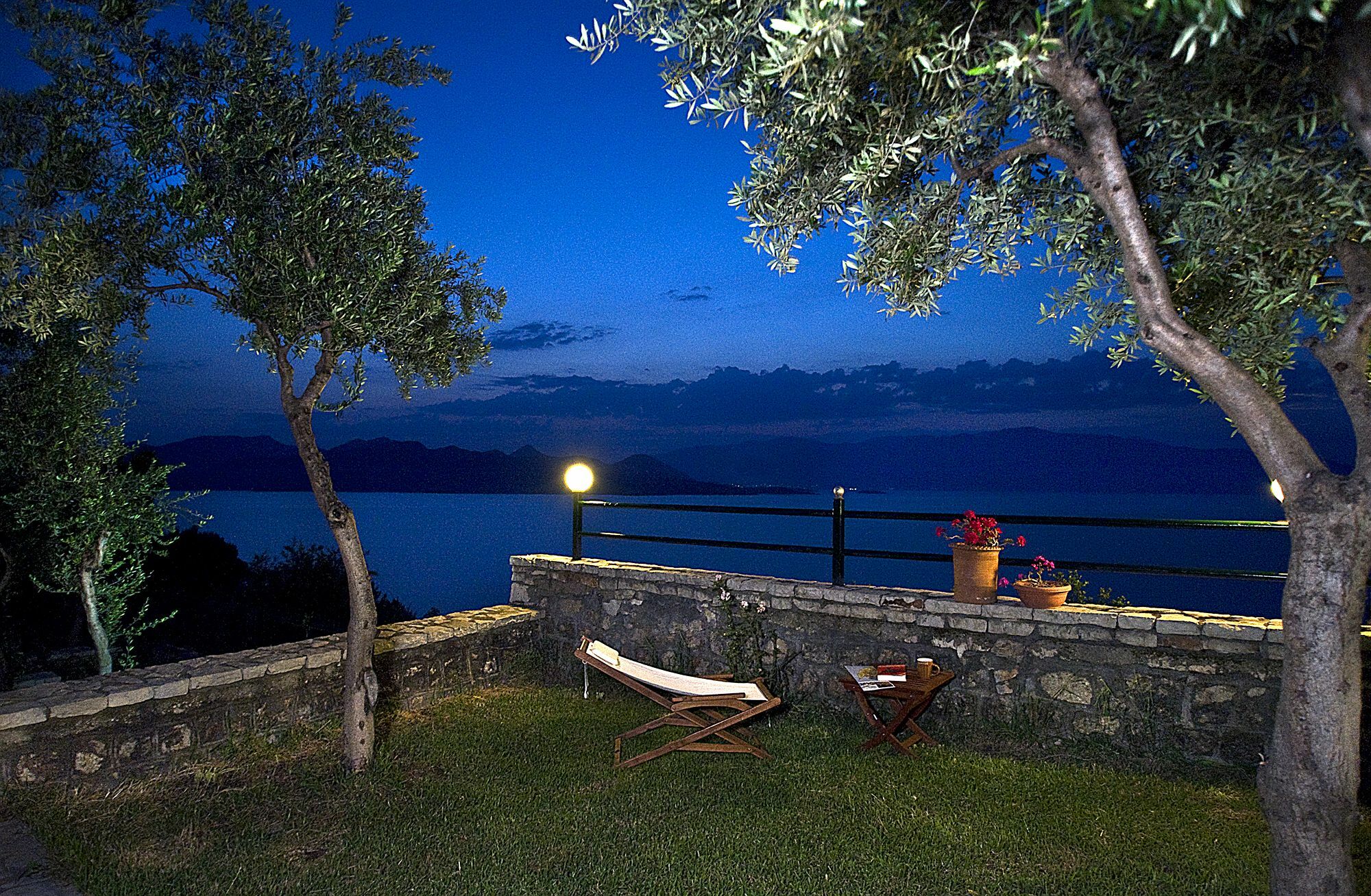 Villa Magemenou Nikiana Exterior photo
